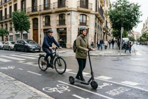 Patinetes y bicicletas eléctricas: ¿qué seguro necesitas en la nueva movilidad urbana?